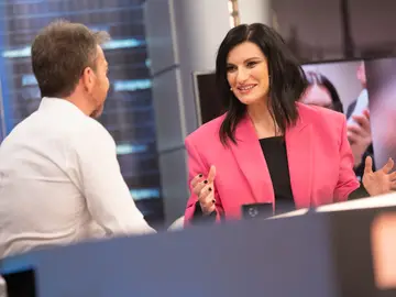 Laura Pausini, más internacional imposible... ¡Habla 5 idiomas! Laura Pausini, más internacional imposible... ¡Habla 5 idiomas!