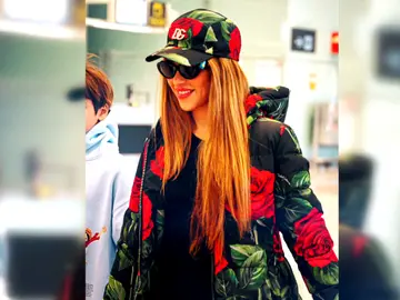 Shakira se va a Nueva York con sus hijos a seguir disfrutando del triunfo de su colaboración con Bizarrap Shakira se va a Nueva York con sus hijos a seguir disfrutando del triunfo de su colaboración con Bizarrap