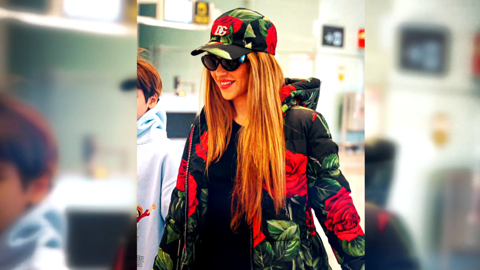 Shakira se va a Nueva York con sus hijos a seguir disfrutando del triunfo de su colaboración con Bizarrap Shakira se va a Nueva York con sus hijos a seguir disfrutando del triunfo de su colaboración con Bizarrap