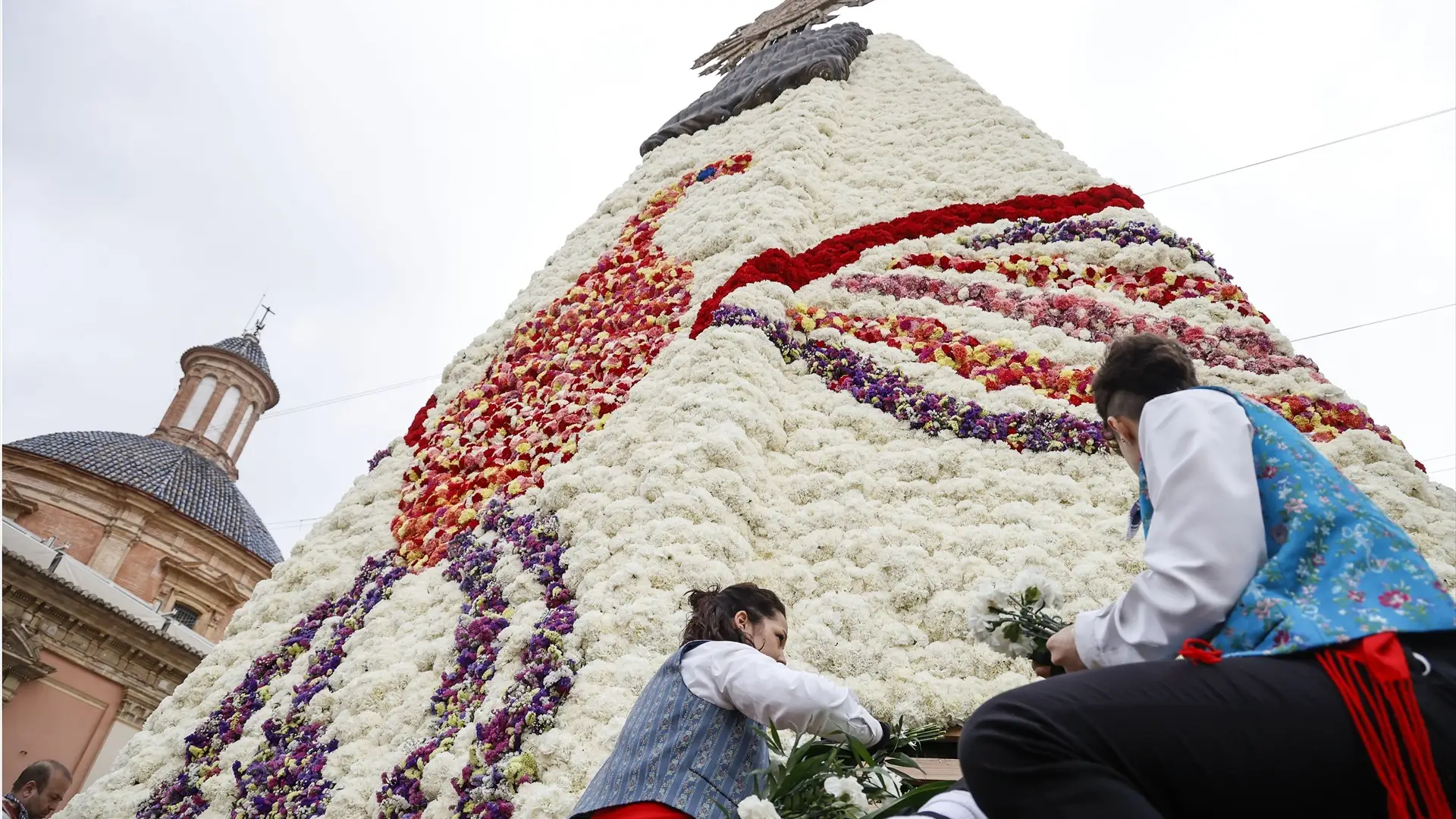 Manto de flores de la Virgen de los Desamparados (Valencia) de 2022
