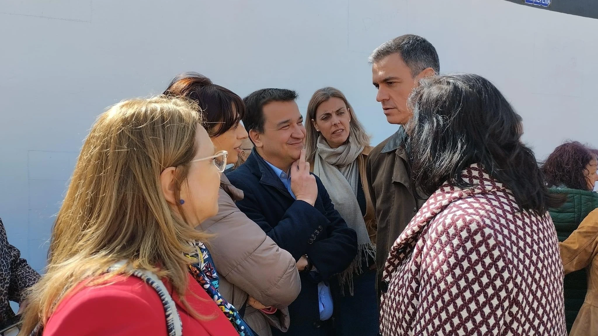 Pedro S&aacute;nchez junto a Francisco Mart&iacute;nez Arroyo en Azut&aacute;n (Toledo)