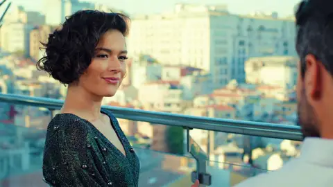 Zehra abrirá su clínica estética a las espaldas de su padre… ¿Qué pasará si se entera? Zehra abrirá su clínica estética a las espaldas de su padre… ¿Qué pasará si se entera?