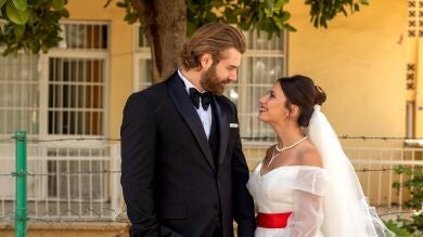 Sonrisas, ilusión y mucha emoción: ¡los novios van juntos hacia la ceremonia! 