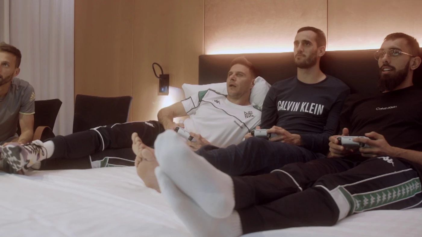 Sergio Canales y Borja Iglesias bromean sobre la retirada de Joaqu&iacute;n: &ldquo;Es un llor&oacute;n&rdquo;