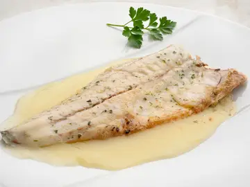 ¡Lubina en 5 minutos! La receta rápida de Arguiñano que acompaña con salsa de limón ¡Lubina en 5 minutos! La receta rápida de Arguiñano que acompaña con salsa de limón