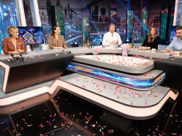 Tamara Falcó, tras la defensa de Julio Iglesias a Isabel Preysler: "Los hijos de padres separados siempre quieren que sus padres vuelvan" Tamara Falcó, tras la defensa de Julio Iglesias a Isabel Preysler: "Los hijos de padres separados siempre quieren que sus padres vuelvan"