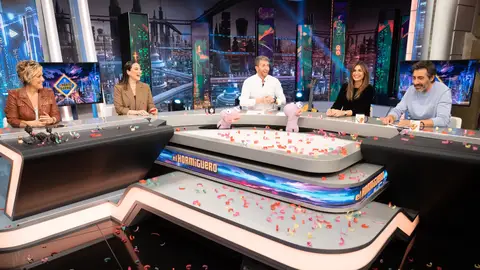 Tamara Falcó, tras la defensa de Julio Iglesias a Isabel Preysler: "Los hijos de padres separados siempre quieren que sus padres vuelvan" Tamara Falcó, tras la defensa de Julio Iglesias a Isabel Preysler: "Los hijos de padres separados siempre quieren que sus padres vuelvan"