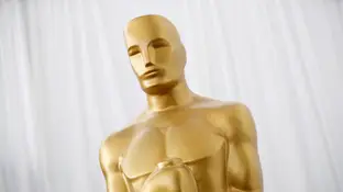 Una estatuilla de los Oscars Una estatuilla de los Oscars