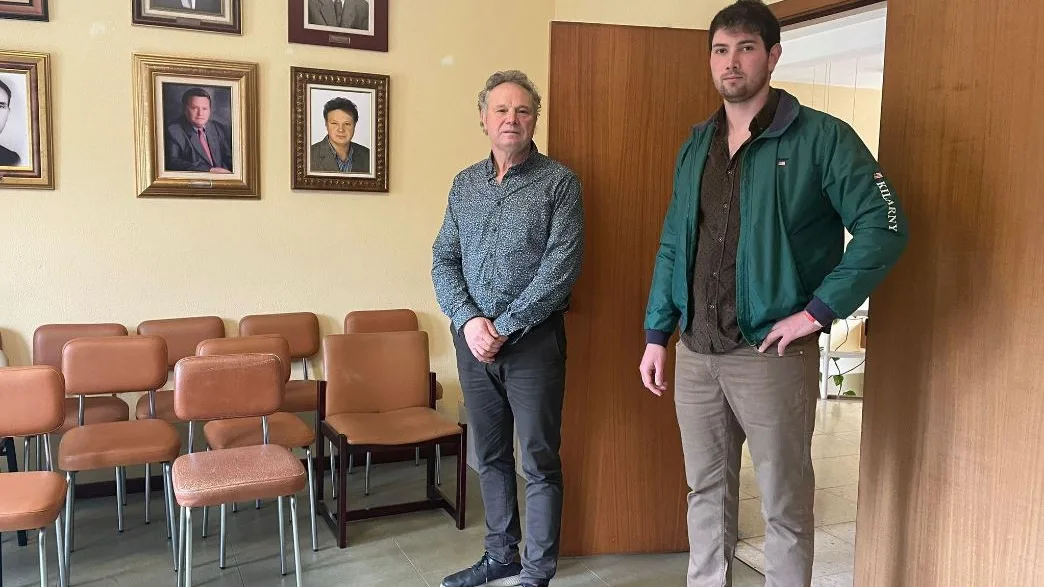 Julio, actual alcalde de Samos (Lugo), y su hijo Miguel, candidato en las próximas elecciones Julio, actual alcalde de Samos (Lugo), y su hijo Miguel, candidato en las próximas elecciones