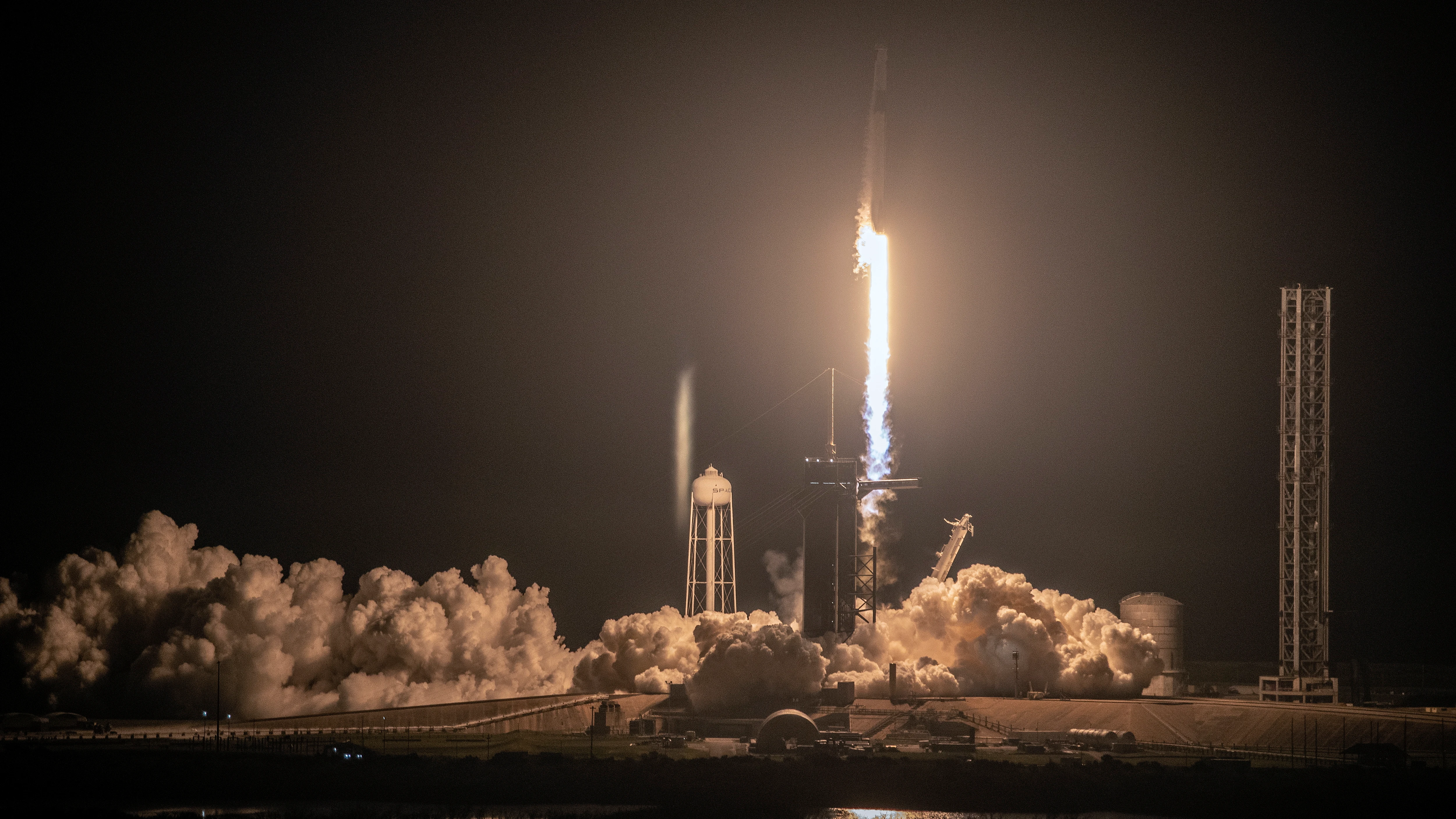 El despegue de la misión Crew-6 de SpaceX Crew-6 desde Florida El despegue de la misión Crew-6 de SpaceX Crew-6 desde Florida