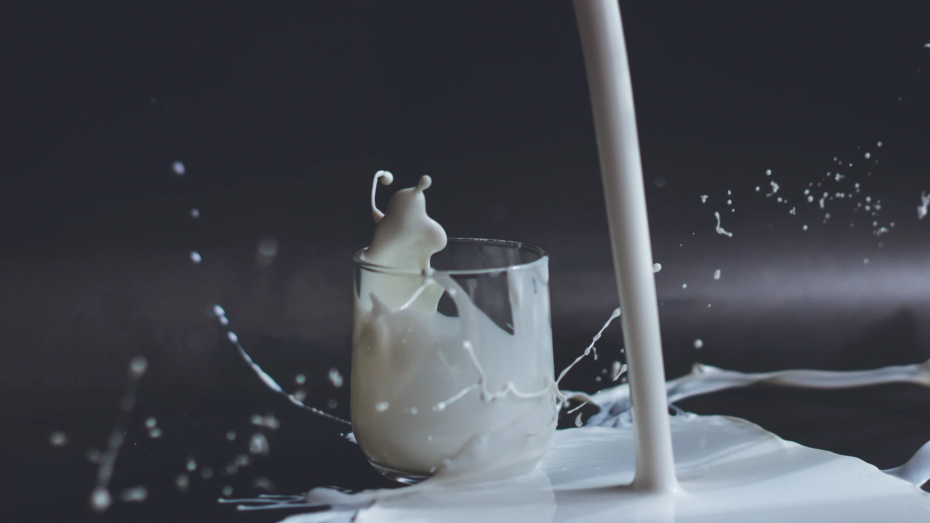Imagen de un vaso de leche