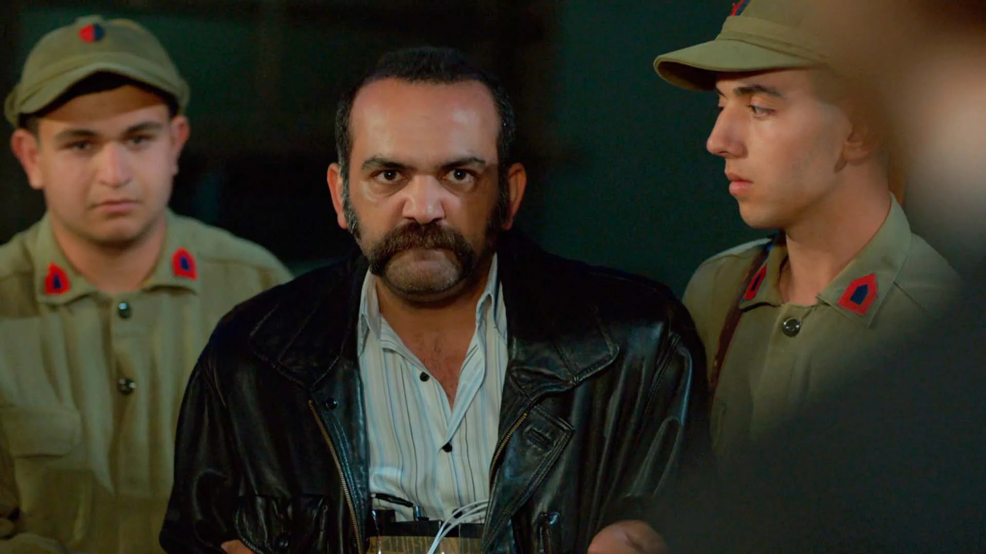 ¡Vahap es reducido y detenido!: la bomba que llevaba era falsa ¡Vahap es reducido y detenido!: la bomba que llevaba era falsa