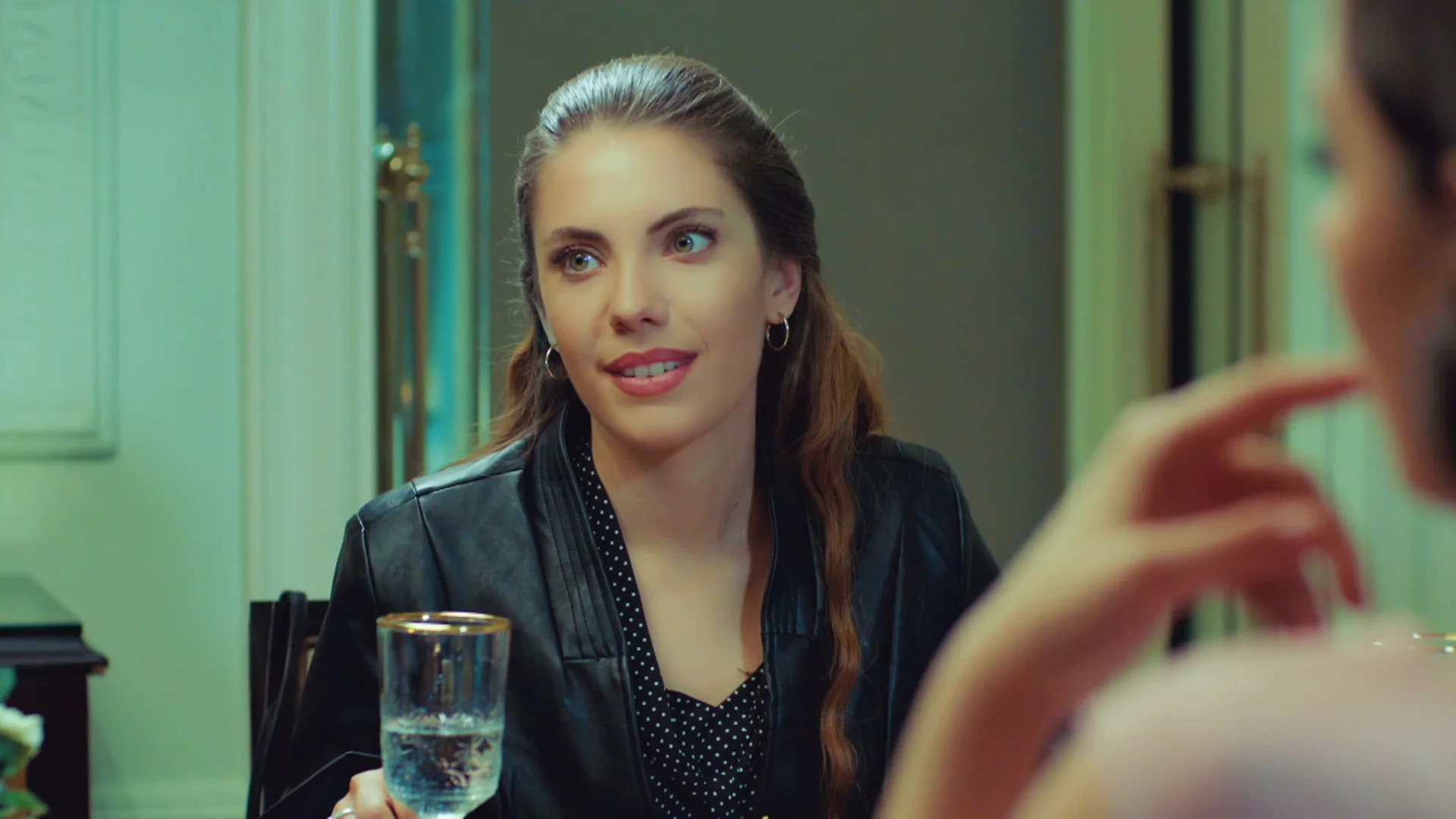 Yildiz intenta ganarse a los hijos de Halit: &ldquo;Pod&eacute;is estar seguros de que le har&eacute; feliz&rdquo;