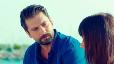 Alihan se abre con Zeynep y le habla sobre su familia: 