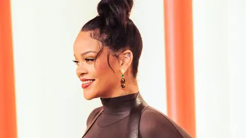 Rihanna presume de embarazo en los Oscar Rihanna presume de embarazo en los Oscar