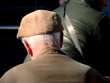 Detenido por robar 11 mil euros al anciano que cuidaba tras su fallecimiento: "Me dio en el corazón que era él" Detenido por robar 11 mil euros al anciano que cuidaba tras su fallecimiento: "Me dio en el corazón que era él"