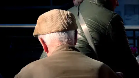 Detenido por robar 11 mil euros al anciano que cuidaba tras su fallecimiento: "Me dio en el corazón que era él"