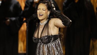 VÍDEO: Rihanna luciendo embarazo y Lady Gaga 'a capella', las actuaciones de los Óscar más destacadas