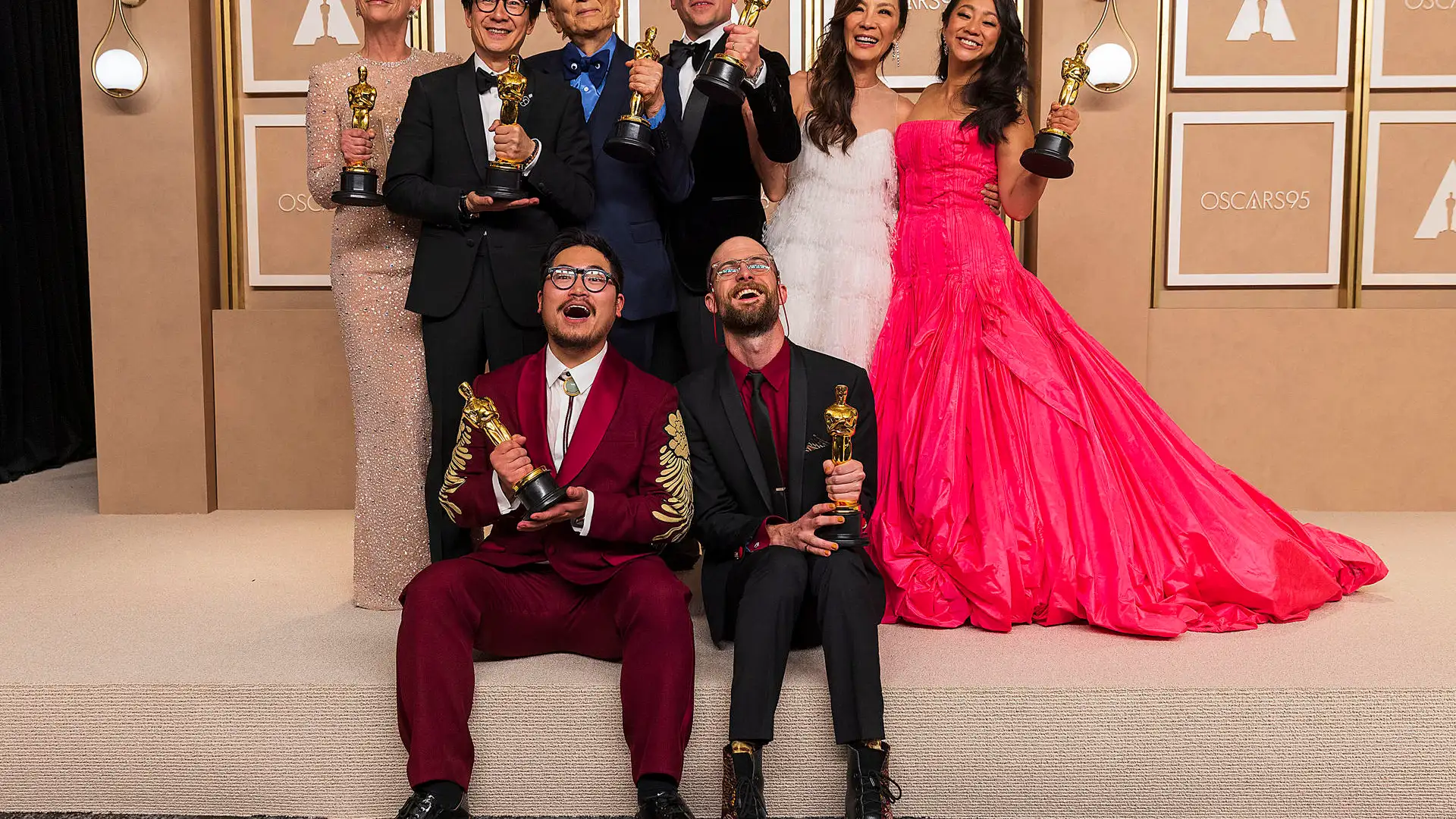 El equipo de 'Todo a la vez en todas partes' en los Oscar