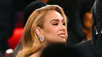 Adele reacciona a la actuación de Shakira en el show de Jimmy Fallon y asegura que Piqué Adele reacciona a la actuación de Shakira en el show de Jimmy Fallon y asegura que Piqué