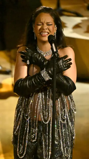 Rihanna, sobre el escenario de los Oscar 2023 Rihanna, sobre el escenario de los Oscar 2023