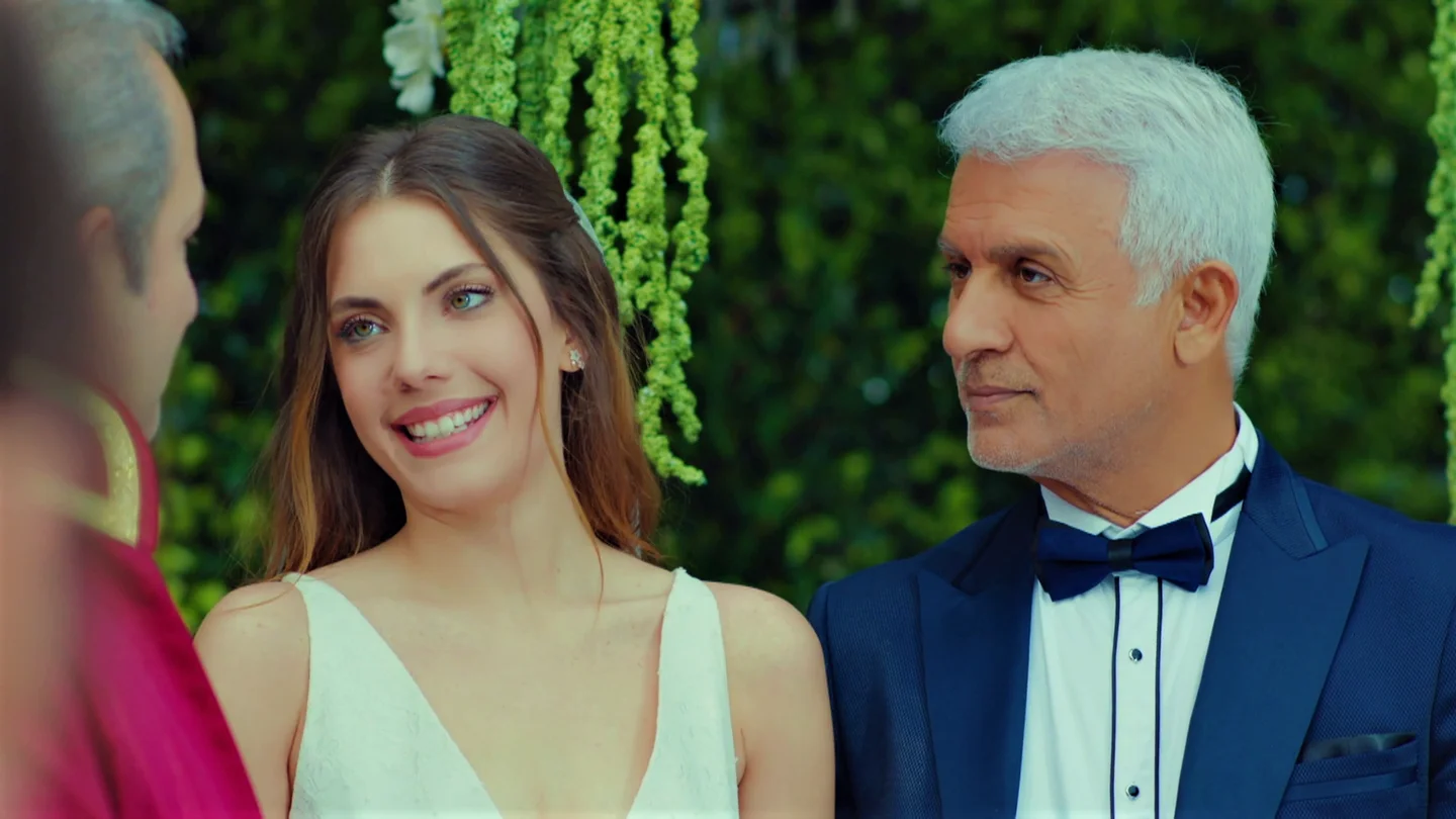 Es oficial: ¡Halit y Yildiz ya son marido y mujer! Es oficial: ¡Halit y Yildiz ya son marido y mujer!