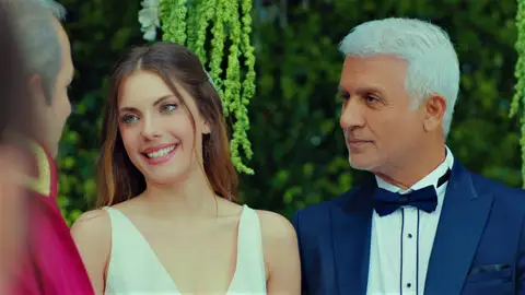 Es oficial: ¡Halit y Yildiz ya son marido y mujer! Es oficial: ¡Halit y Yildiz ya son marido y mujer!