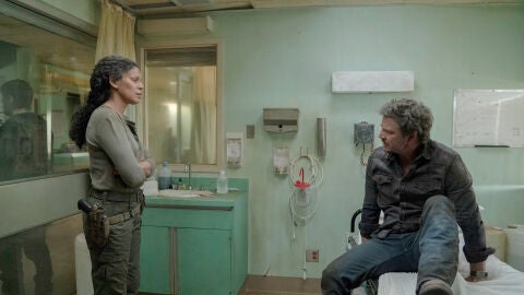 Merle Dandridge y Pedro Pascal como Marlen y Joel en el 1x09 de 'The Last of Us'