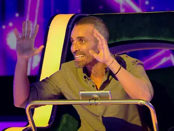 ¡Nunca fue tan fácil aprender inglés! Damián Mollá demuestra a Juanra Bonet que tiene más vocabulario del que pensaba ¡Nunca fue tan fácil aprender inglés! Damián Mollá demuestra a Juanra Bonet que tiene más vocabulario del que pensaba