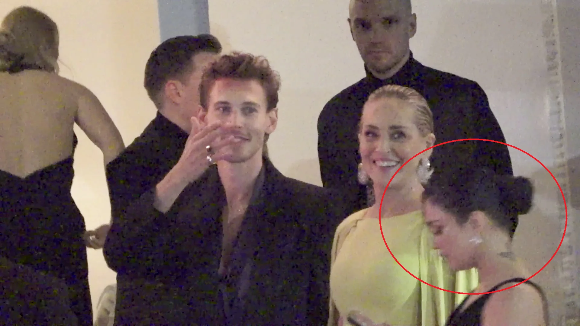 El encuentro de Austin Butler y Vanessa Hudgens en los Oscar El encuentro de Austin Butler y Vanessa Hudgens en los Oscar