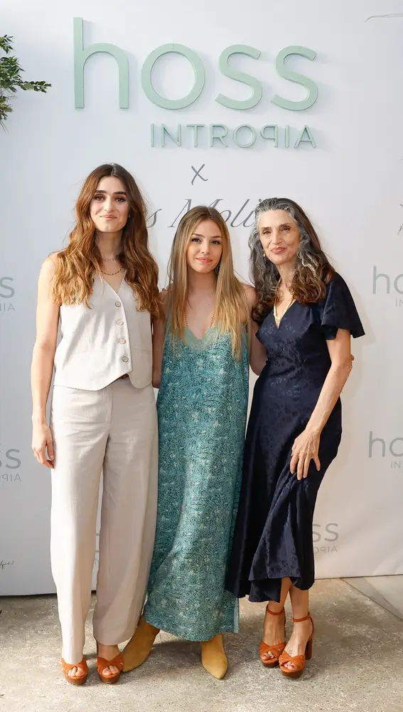 Ángela, Olivia y María en el evento