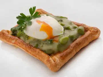 Hojaldres de huevo y espárragos, "una receta sencilla y elegante" de Karlos Arguiñano Hojaldres de huevo y espárragos, "una receta sencilla y elegante" de Karlos Arguiñano