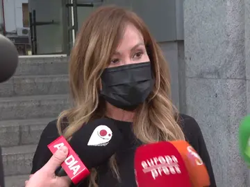 Lara Dibildo habla tras el fallecimiento de su madre, Laura Valenzuela: "Gracias por el respeto y cariño que habéis demostrado" Lara Dibildo habla tras el fallecimiento de su madre, Laura Valenzuela: "Gracias por el respeto y cariño que habéis demostrado"