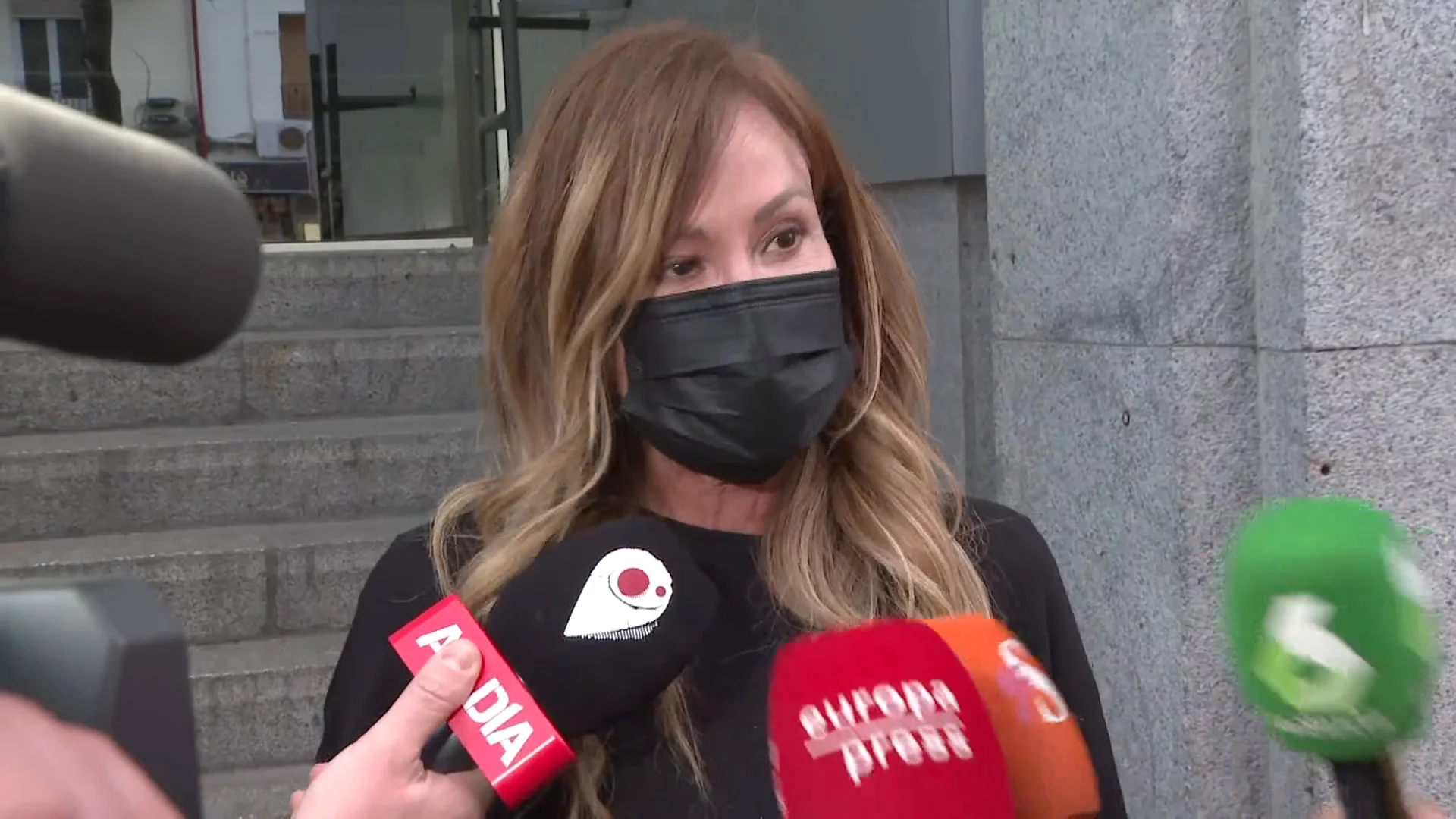 Lara Dibildo habla tras el fallecimiento de su madre, Laura Valenzuela: "Gracias por el respeto y cariño que habéis demostrado" Lara Dibildo habla tras el fallecimiento de su madre, Laura Valenzuela: "Gracias por el respeto y cariño que habéis demostrado"