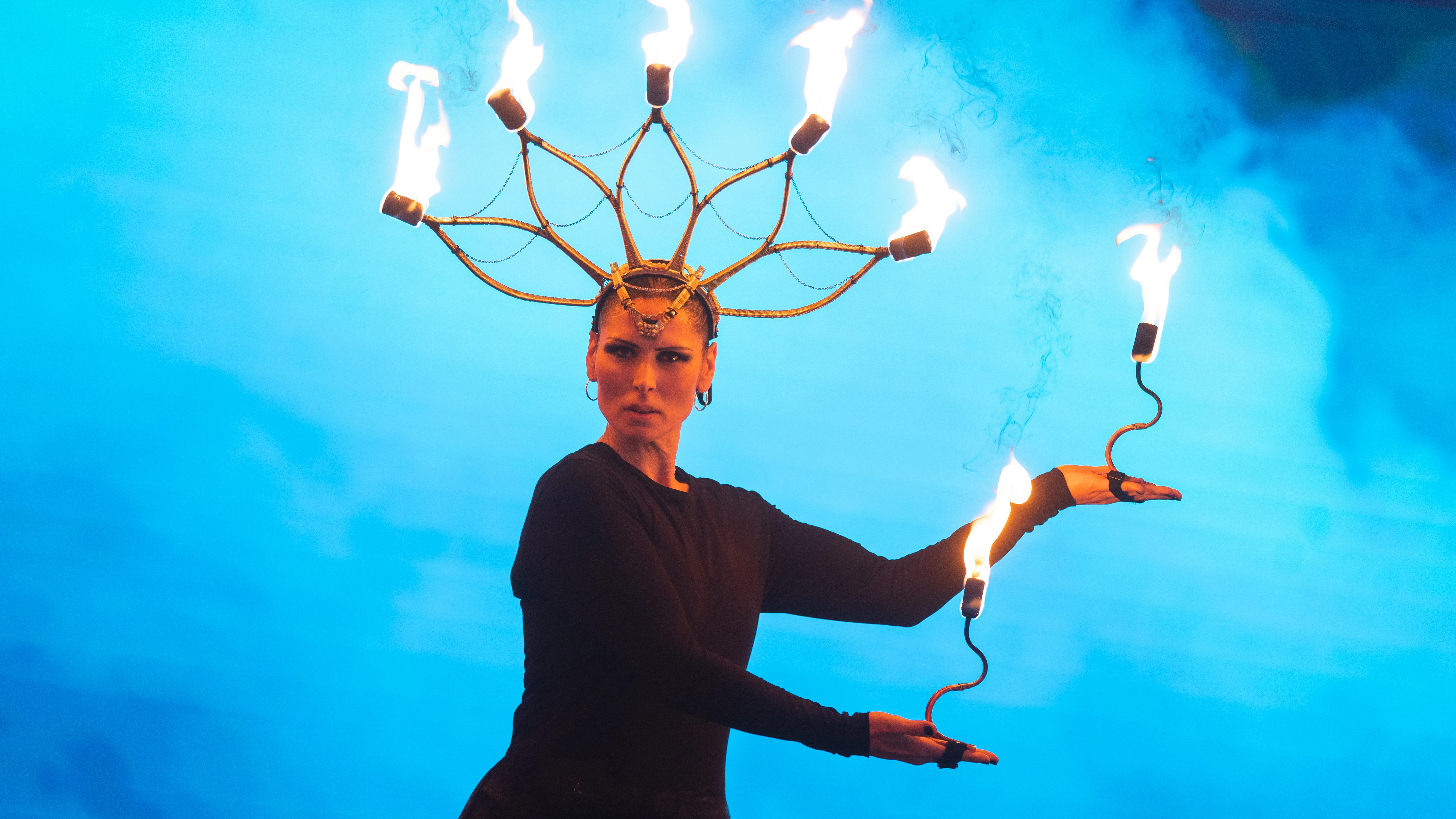 Rosa L&oacute;pez sube la temperatura en un espectacular show en llamas