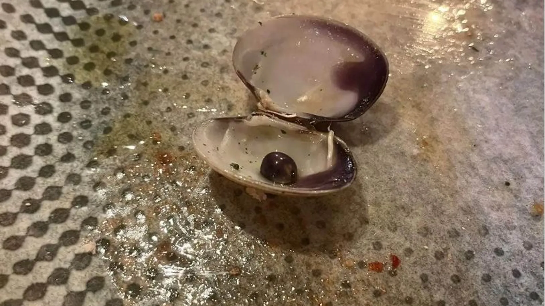 Perla encontrada en un restaurante de Muxía (A Coruña)