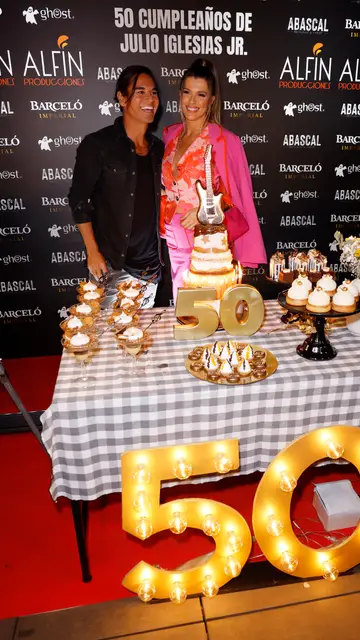 Julio José Iglesias y su novia Vivi Di Domenico Julio José Iglesias y su novia Vivi Di Domenico