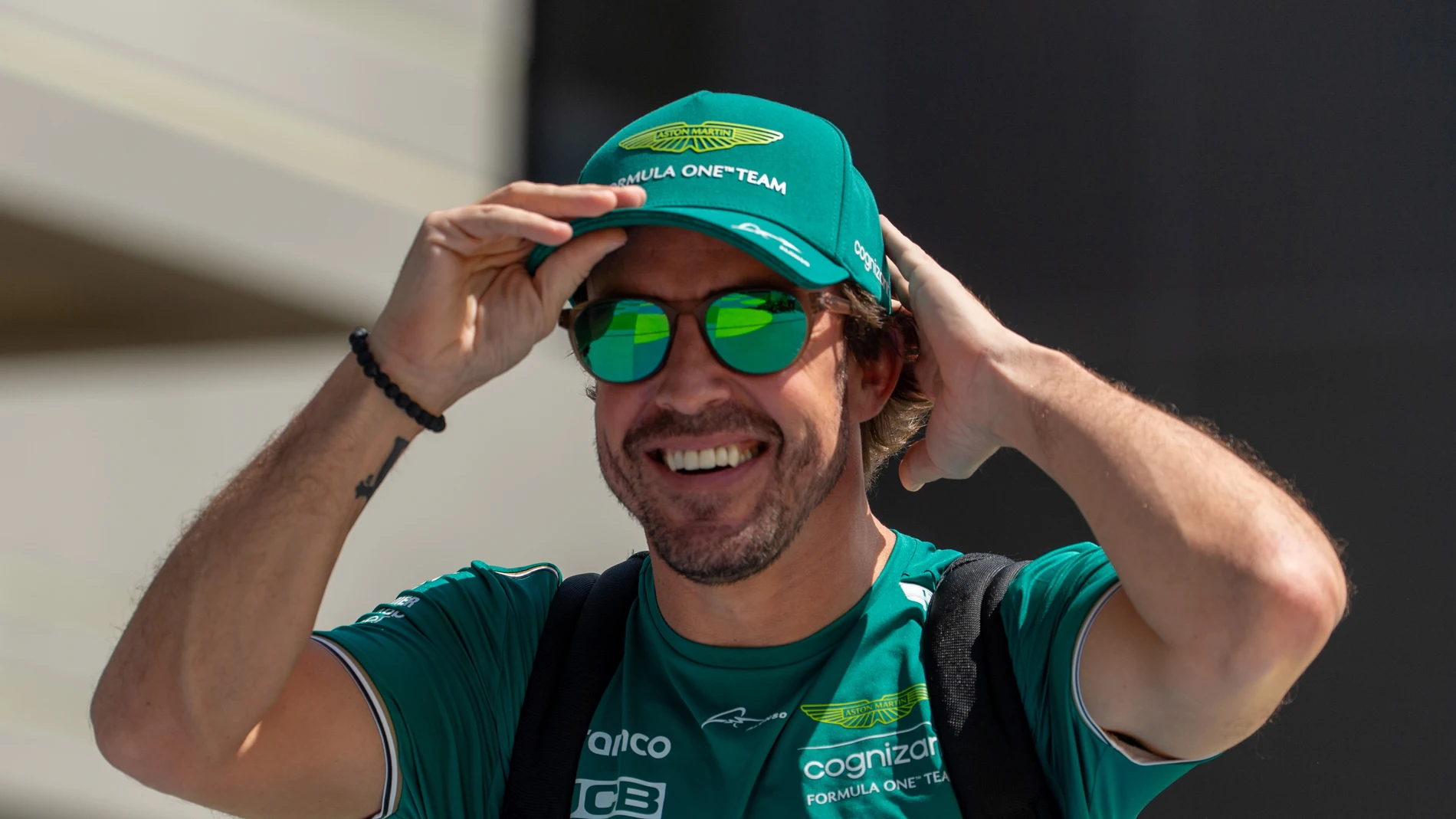 Fernando Alonso a la llegada al circuito de Jedahh, Arabia Saudí