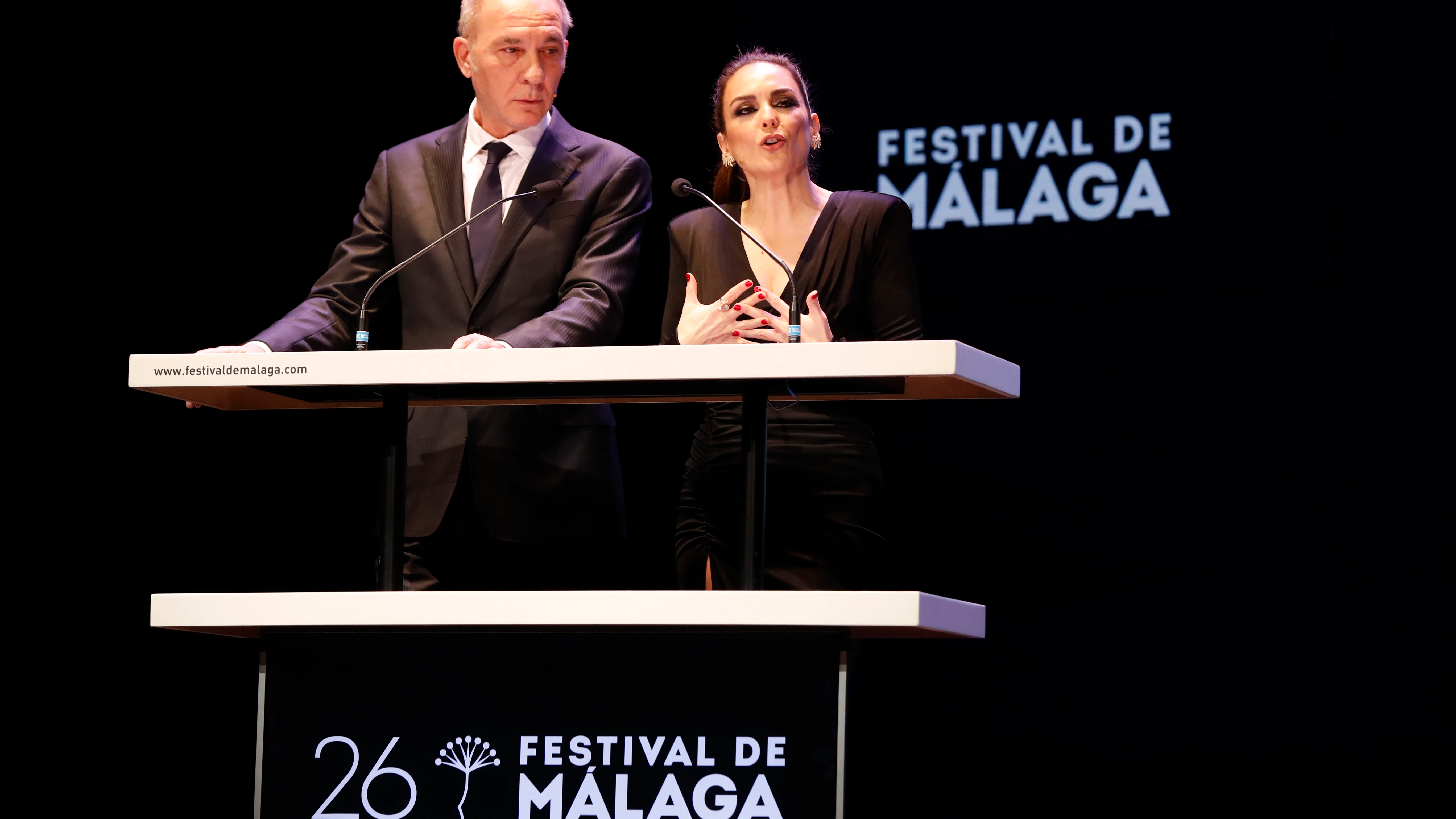 Darío Grandinetti y Mónica Carrillo presentan la gala de 26º Festival de Cine de Málaga Darío Grandinetti y Mónica Carrillo presentan la gala de 26º Festival de Cine de Málaga