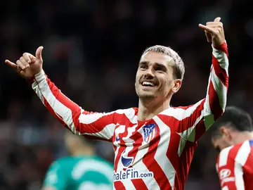 Antoine Griezmann celebra el gol de la victoria ante el Valencia Antoine Griezmann celebra el gol de la victoria ante el Valencia