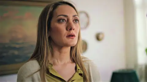 Aylin le deja caer al marido de Zümrüt la infidelidad de su mujer con Osman: “Él también tiene derecho a saberlo” Aylin le deja caer al marido de Zümrüt la infidelidad de su mujer con Osman: “Él también tiene derecho a saberlo”