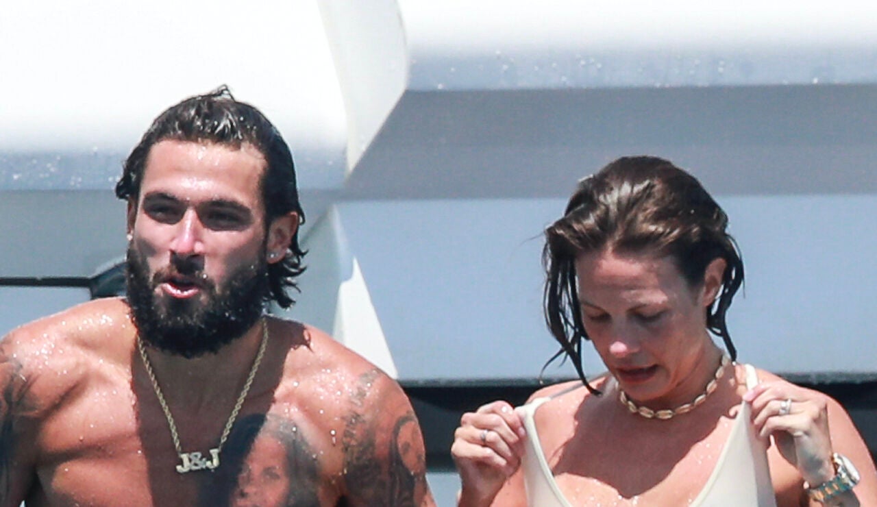 Jota Peleteiro y Jessica Bueno