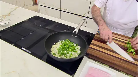 Sazona y rehoga las hortalizas Sazona y rehoga las hortalizas