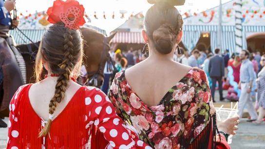Chicas en la Feria de Abril de Sevilla Chicas en la Feria de Abril de Sevilla