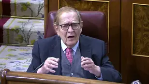 Ramón Tamames, durante el discurso de Sánchez