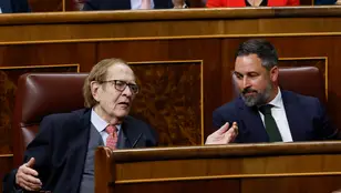 Ramón Tamames y Santiago Abascal durante la moción de censura
