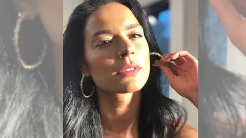 Conoce a Şafak Pekdemir, la actriz que da vida a Zehra Argun en ‘Pecado Original’ Conoce a Şafak Pekdemir, la actriz que da vida a Zehra Argun en ‘Pecado Original’