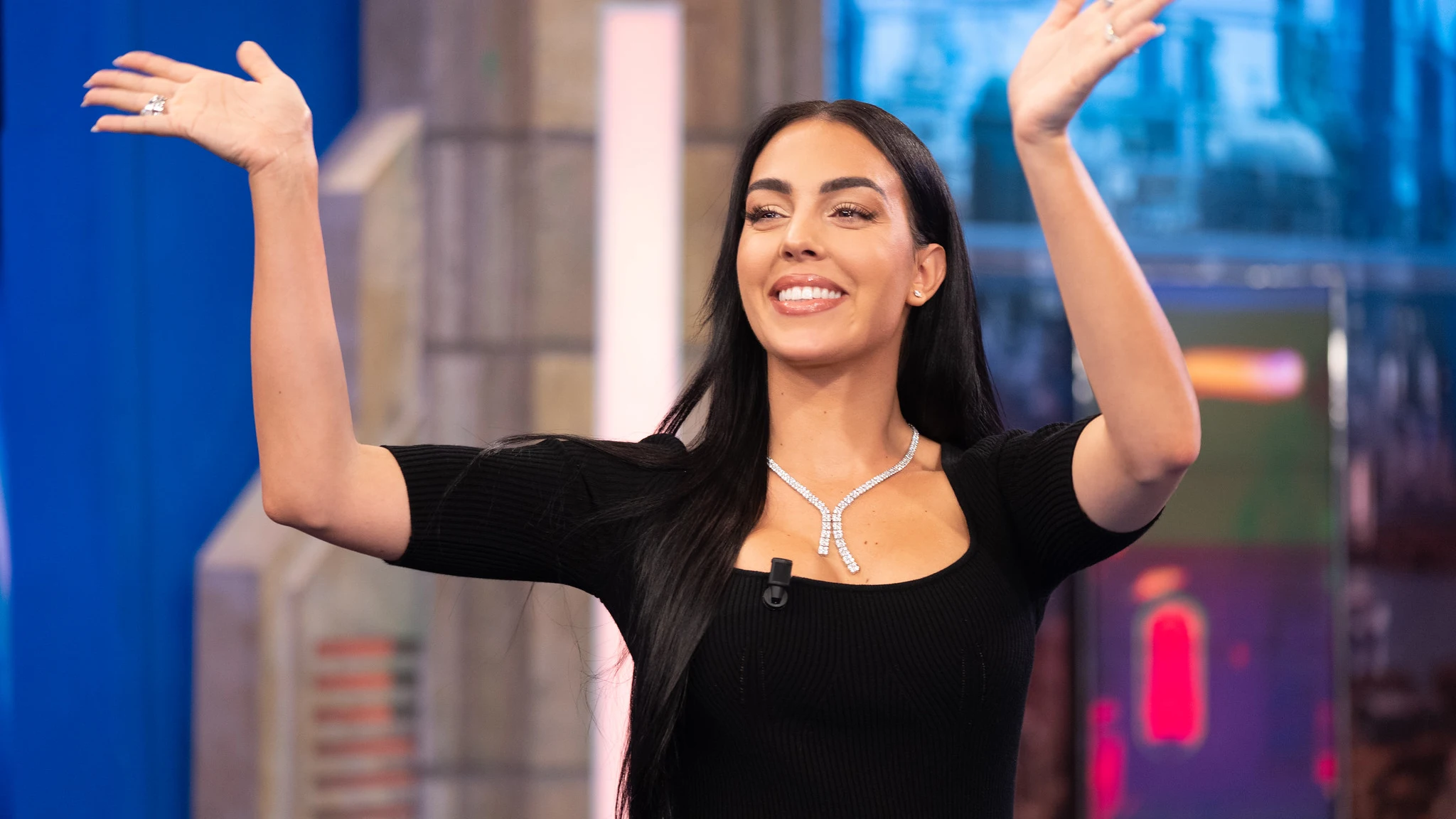 Georgina Rodríguez desvela qué le regala a Cristiano Ronaldo: "No es muy materialista" Georgina Rodríguez desvela qué le regala a Cristiano Ronaldo: "No es muy materialista"