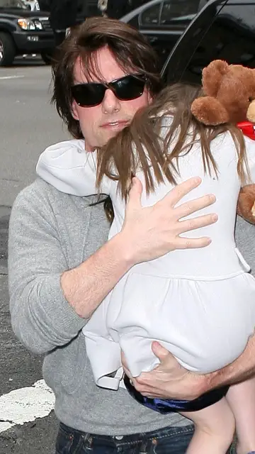 Tom Cruise con su hija con Katie Holmes, Suri Tom Cruise con su hija con Katie Holmes, Suri