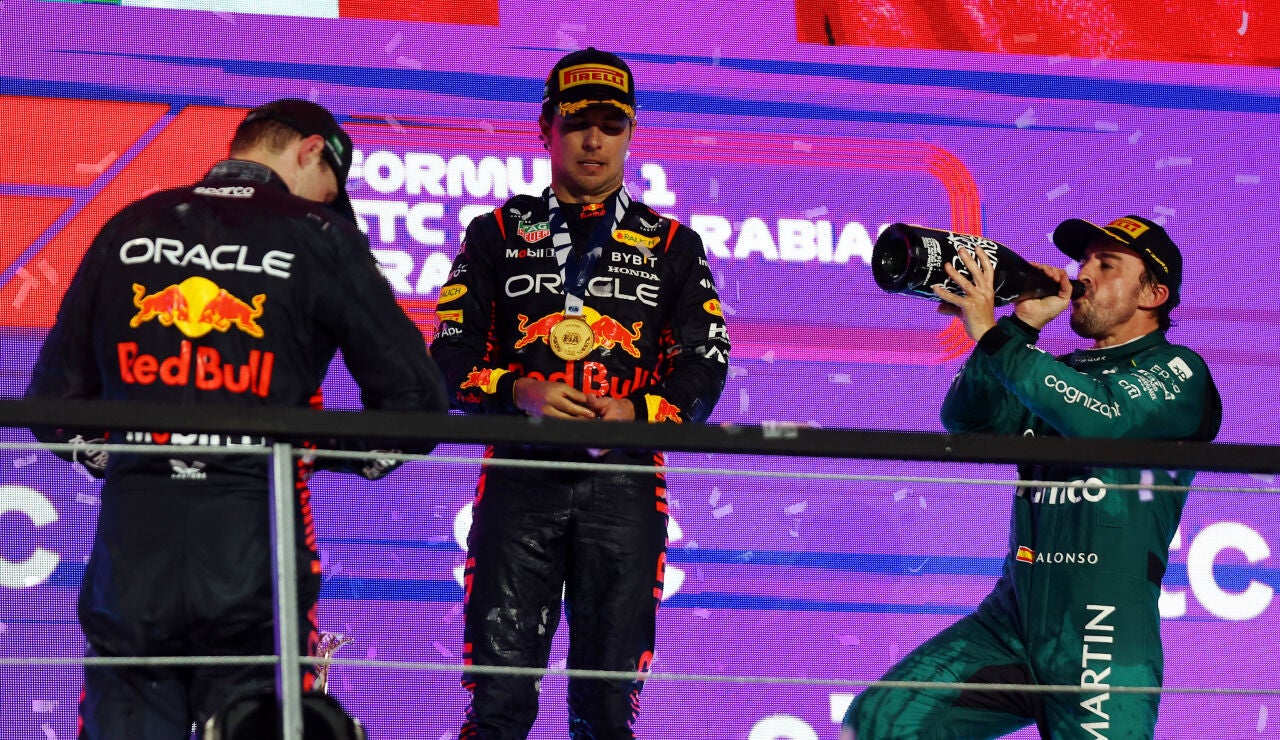 Verstappen, Pérez y Alonso, en el podio del GP de Arabia Saudí
